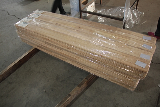 品名：实木地板